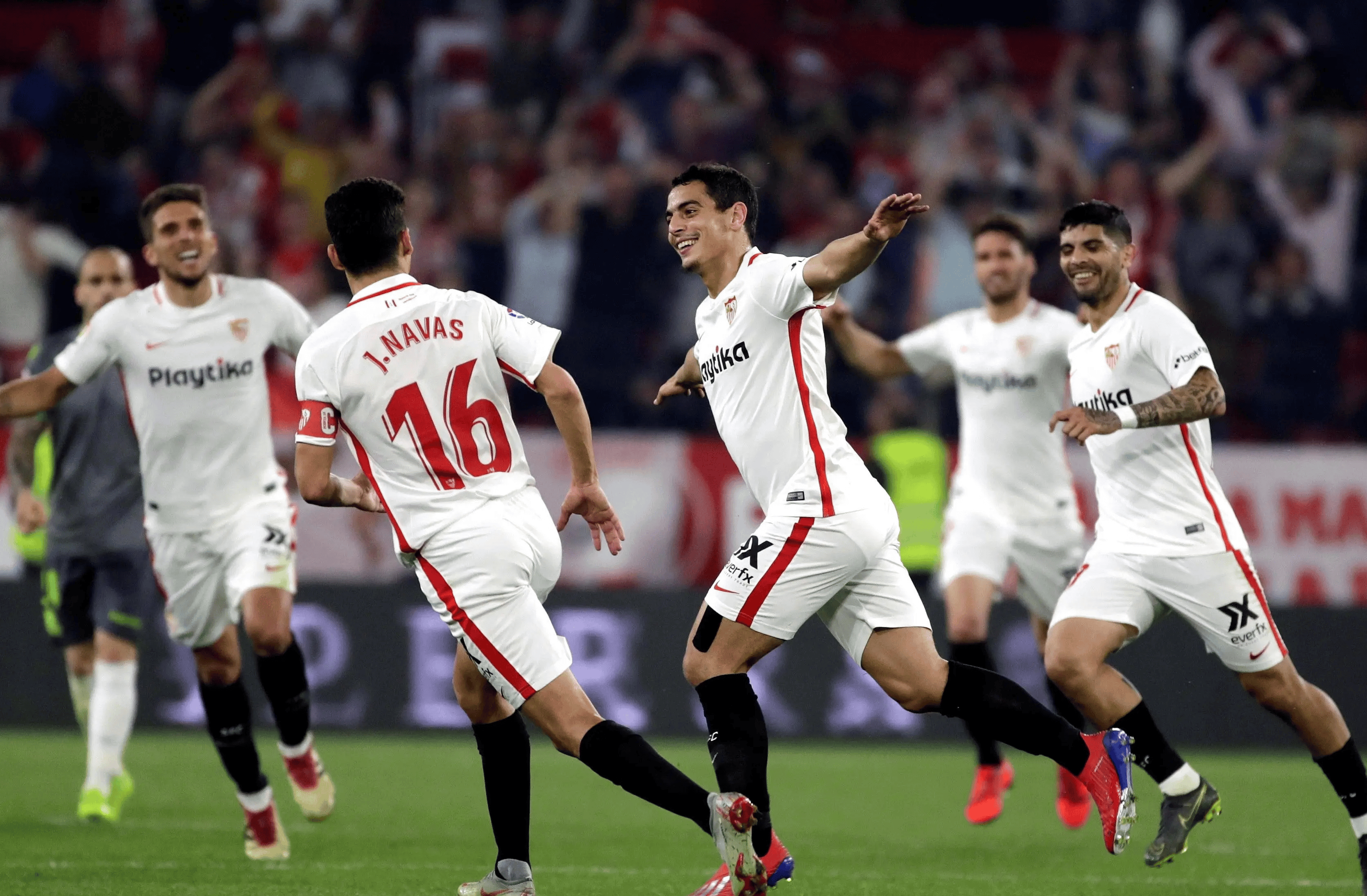 阿扎伦卡连续五场比赛得分超过战术调整,皇家马德里不断突破!全场沸腾不已 阿扎伦卡连续五场比赛得分超过战术调整,皇家马德里不断突破!全场沸腾不已