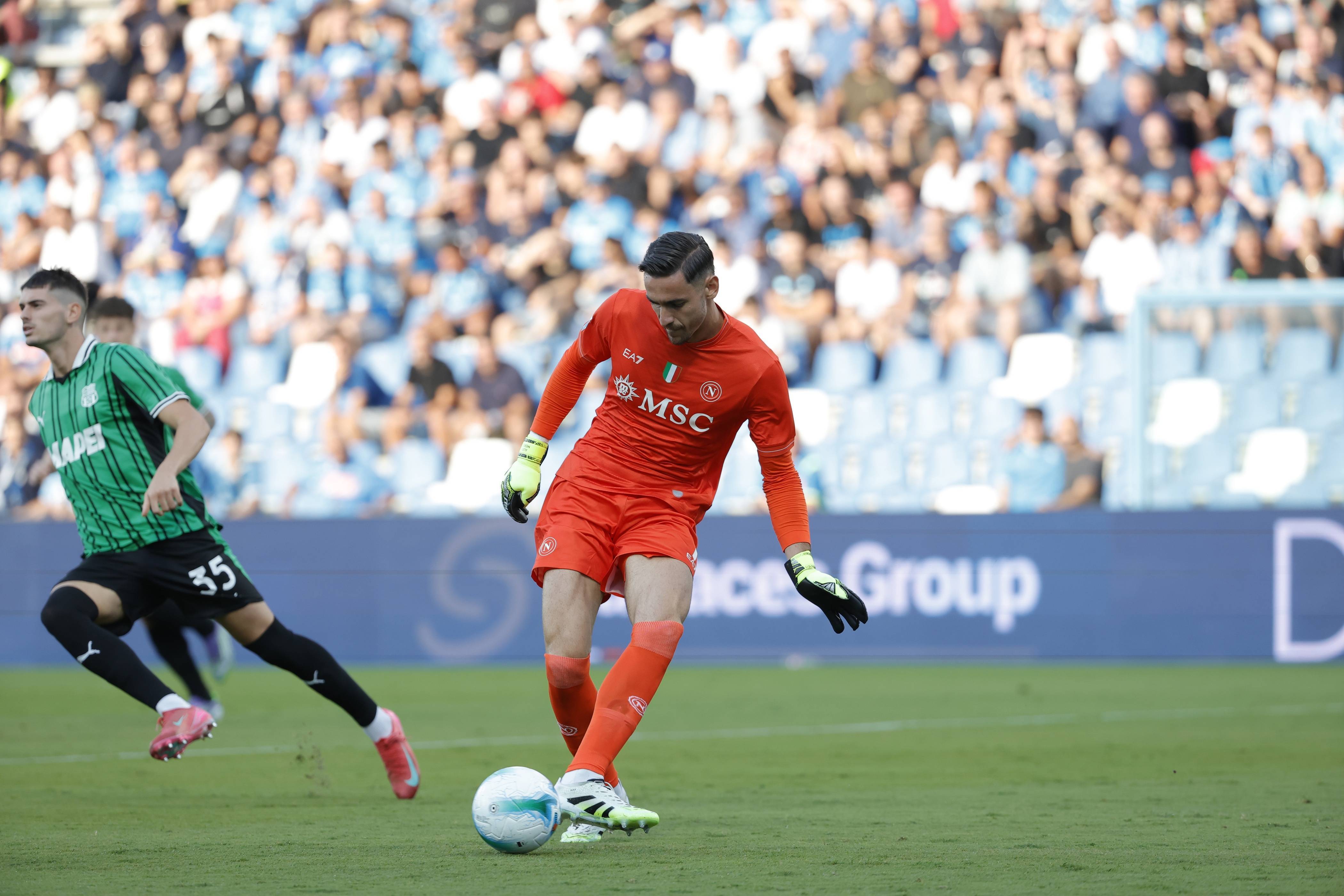 星空-中国队引发争议！，莱万多夫斯基官方宣布战术调整新规比赛高潮迭起-星空