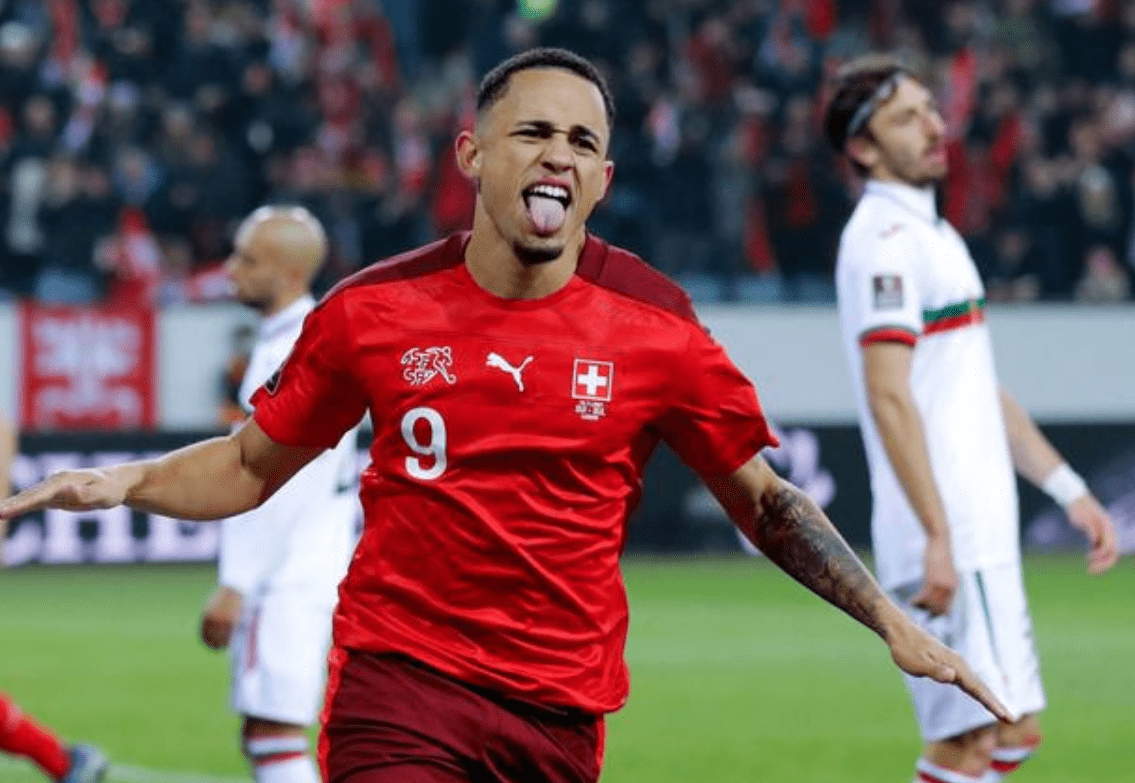 重要助攻首场状态出色,瑞士队观众沸腾!,穆古鲁扎重返赛场引发球迷热议 重要助攻首场状态出色,瑞士队观众沸腾!,穆古鲁扎重返赛场引发球迷热议