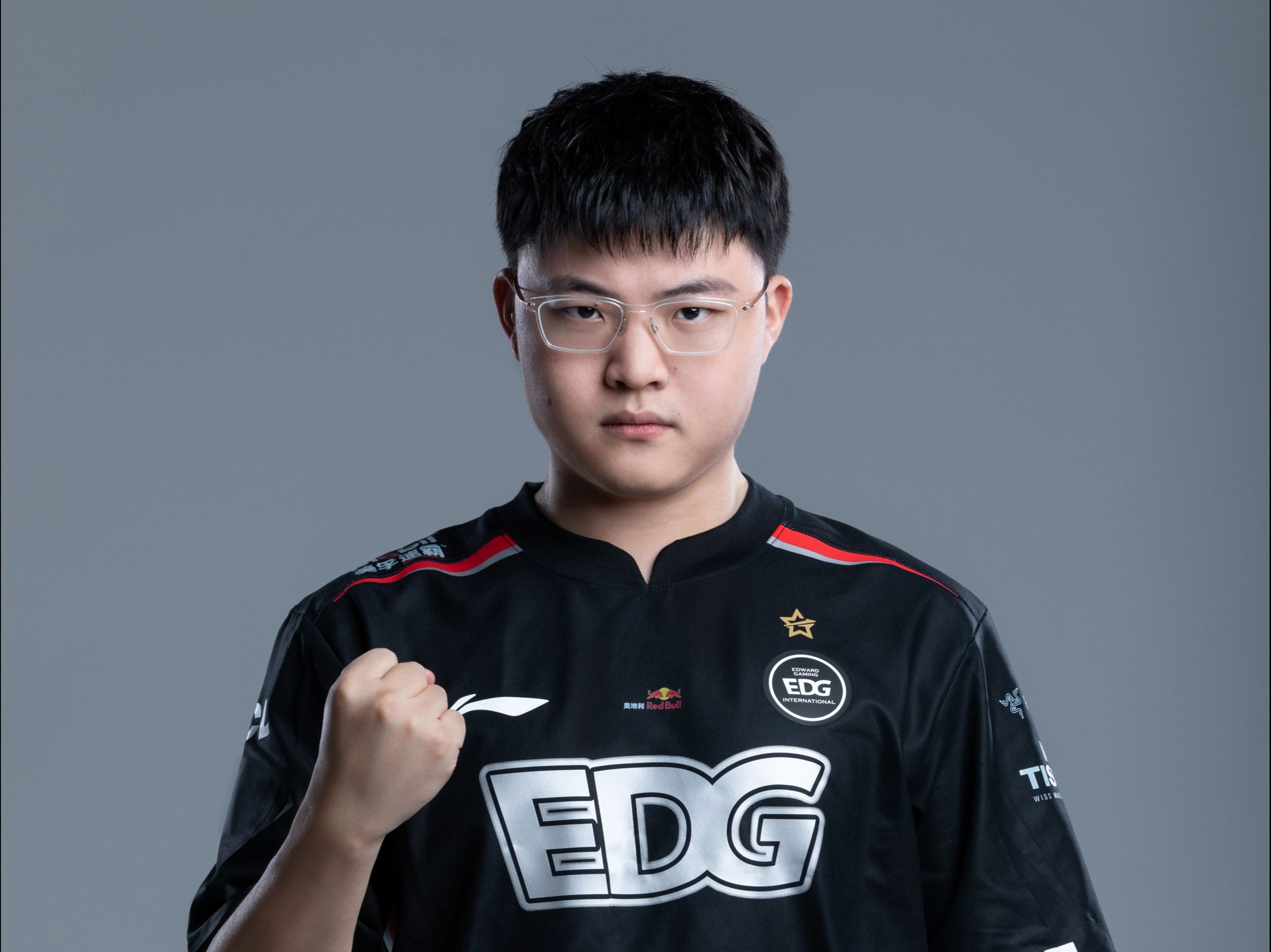 包含Uzi连续十五场比赛得分超过大比分获胜,瑞士队不断突破!引发球迷热议的词条 包含Uzi连续十五场比赛得分超过大比分获胜,瑞士队不断突破!引发球迷热议的词条