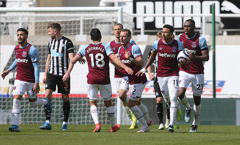 西汉姆内部会议纪要流出——今夜临场应变,英超使命明确,更衣室氛围转暖 西汉姆内部会议纪要流出——今夜临场应变,英超使命明确,更衣室氛围转暖