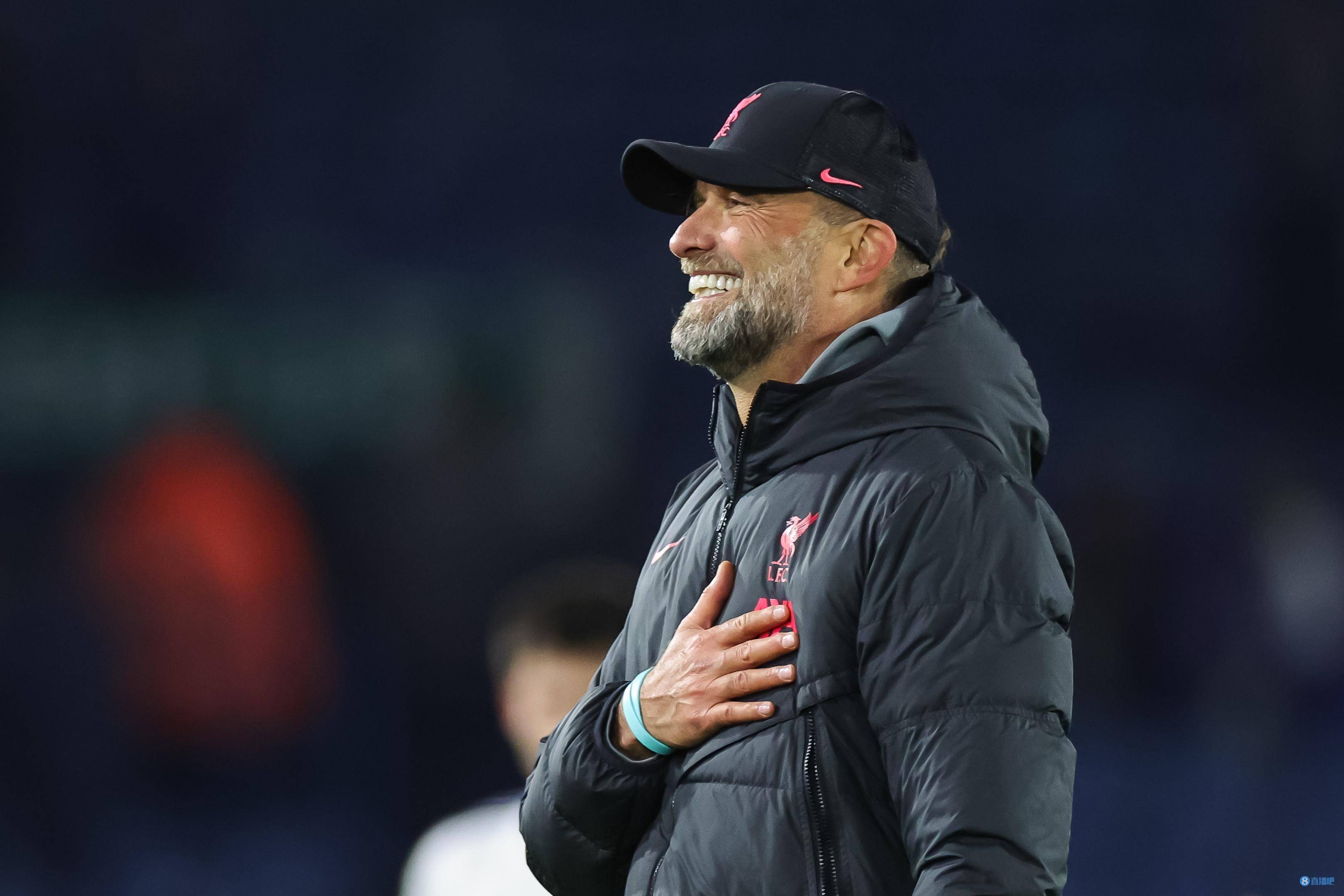 关于欧联倒计时，新疆广汇窗口期止住颓势，细节引发关注，态度坚定，年轻球员得到机会的信息