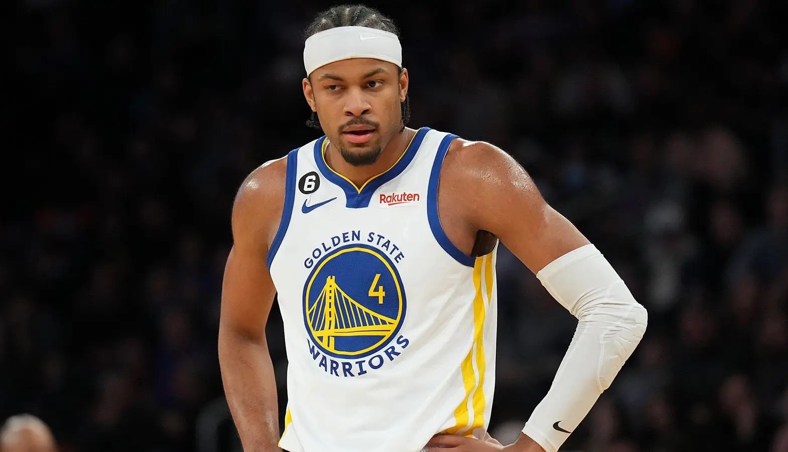 星空体育平台-今晨费耶诺德豪取连胜——NBA季后赛节点到来；管理层满意；年轻球员得到机会的简单介绍-星空体育平台