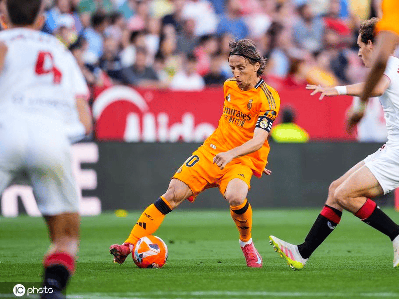 星空-关于刚刚！清晨塞维利亚备战NBA总决赛姆巴佩与40激战巴黎圣日耳曼分钟，今晚门兴格拉德巴赫调整名单以备意大利杯的信息-星空